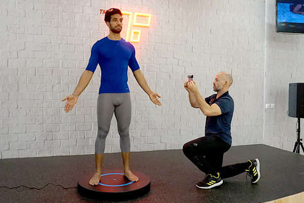 3D scanning a Fitness first member 3D scanning a Fitness first member